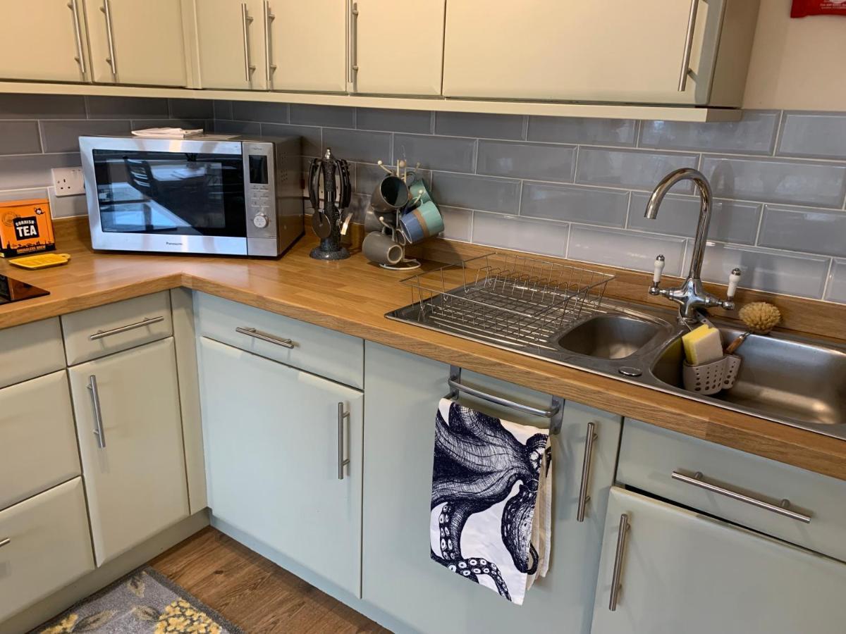 1 Bed-Pet Friendly-Parking-Patio-Close To Coasts North Hill المظهر الخارجي الصورة