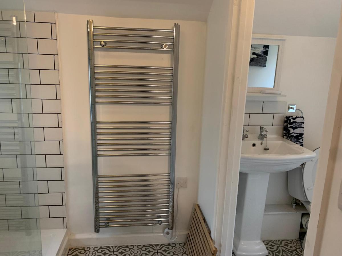 1 Bed-Pet Friendly-Parking-Patio-Close To Coasts North Hill المظهر الخارجي الصورة