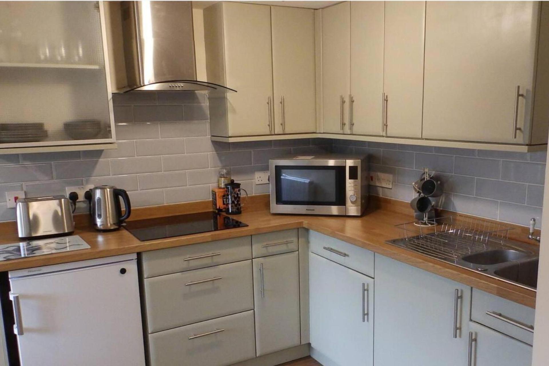 1 Bed-Pet Friendly-Parking-Patio-Close To Coasts North Hill المظهر الخارجي الصورة