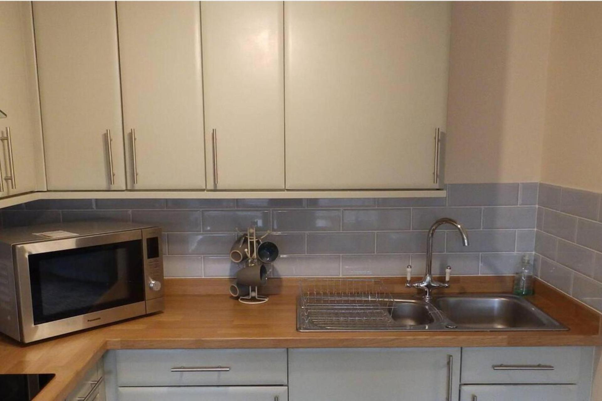 1 Bed-Pet Friendly-Parking-Patio-Close To Coasts North Hill المظهر الخارجي الصورة